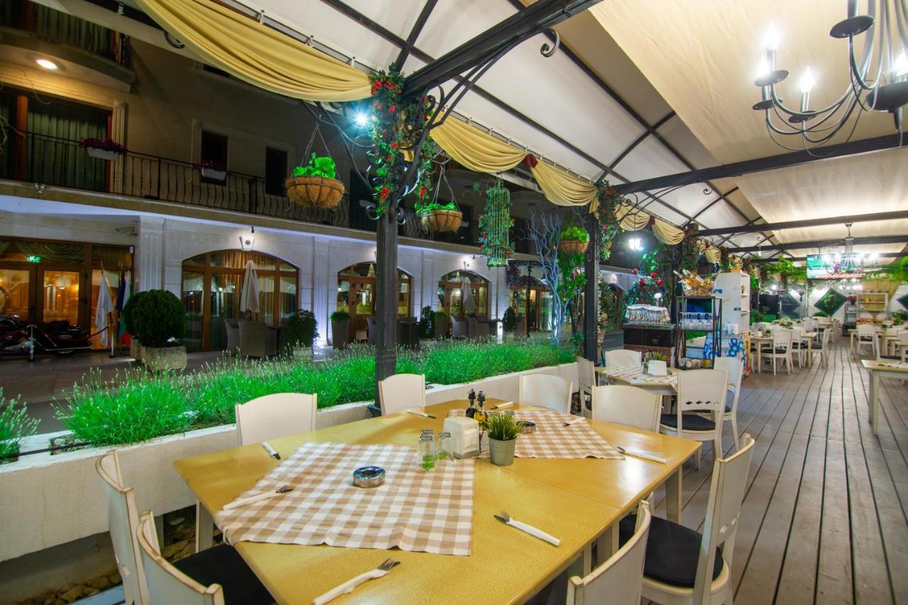 בלצ'יק Hotel Mistral מראה חיצוני תמונה