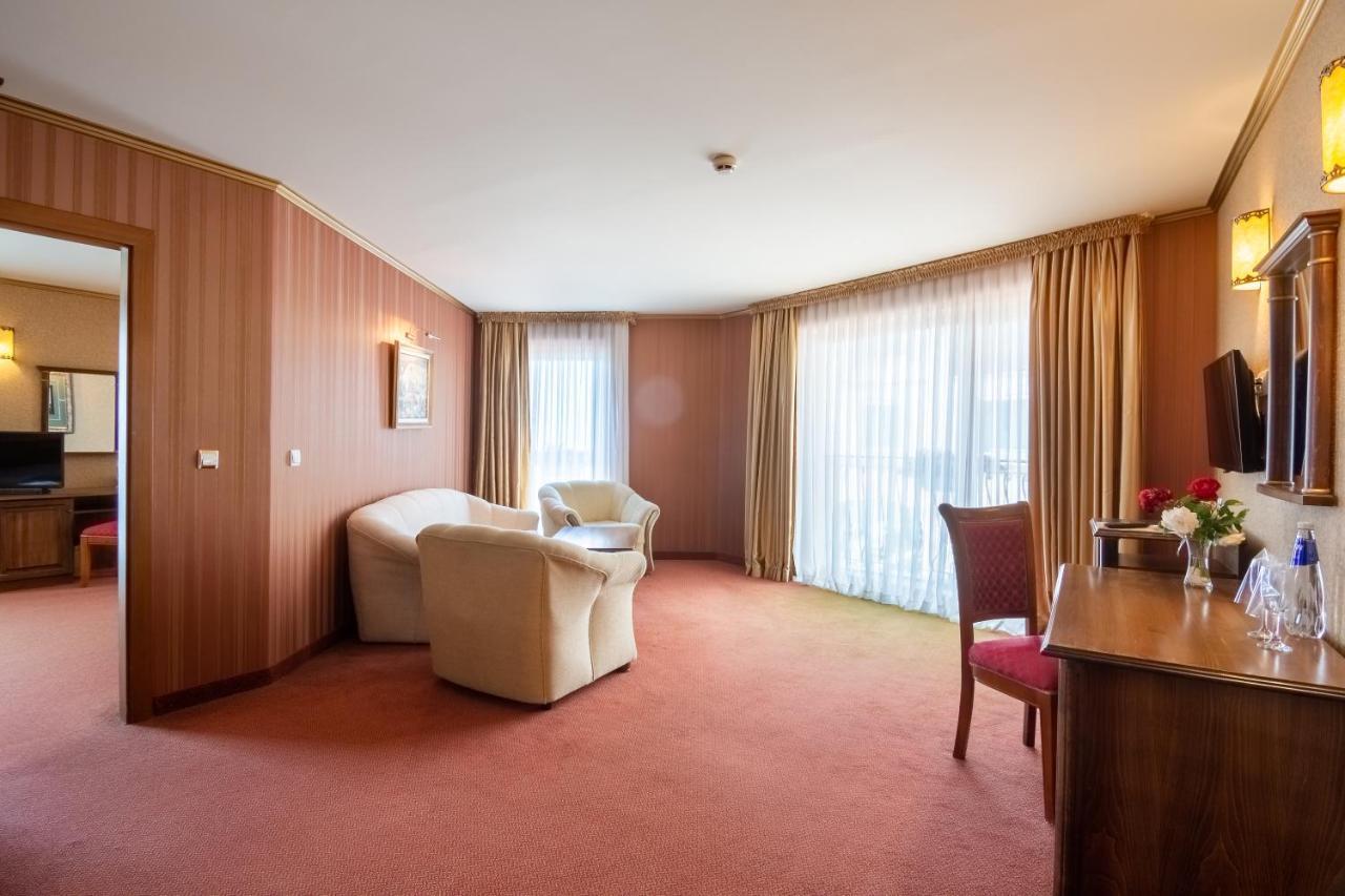בלצ'יק Hotel Mistral מראה חיצוני תמונה