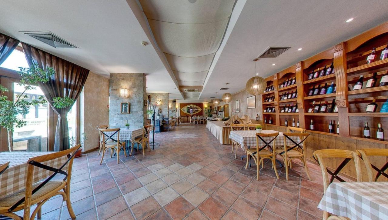 בלצ'יק Hotel Mistral מראה חיצוני תמונה