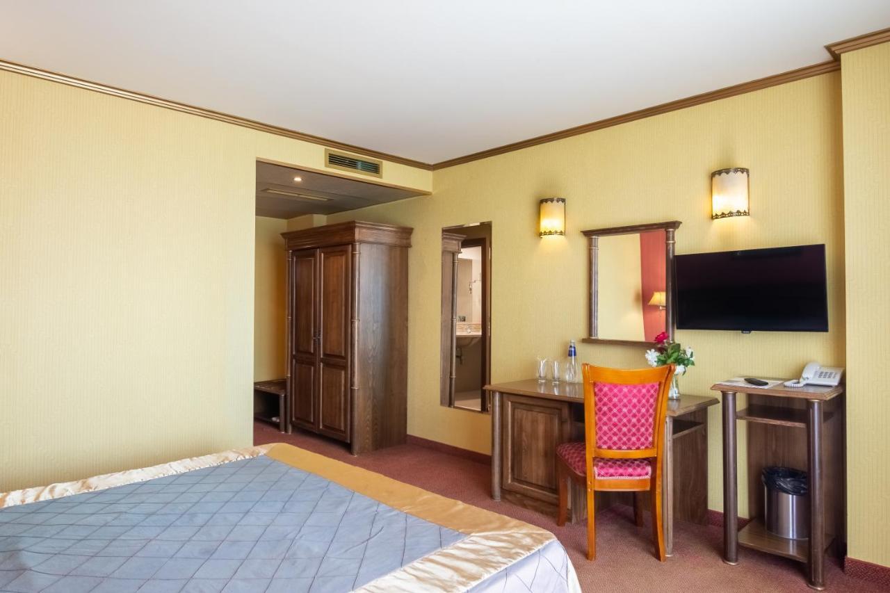 בלצ'יק Hotel Mistral מראה חיצוני תמונה