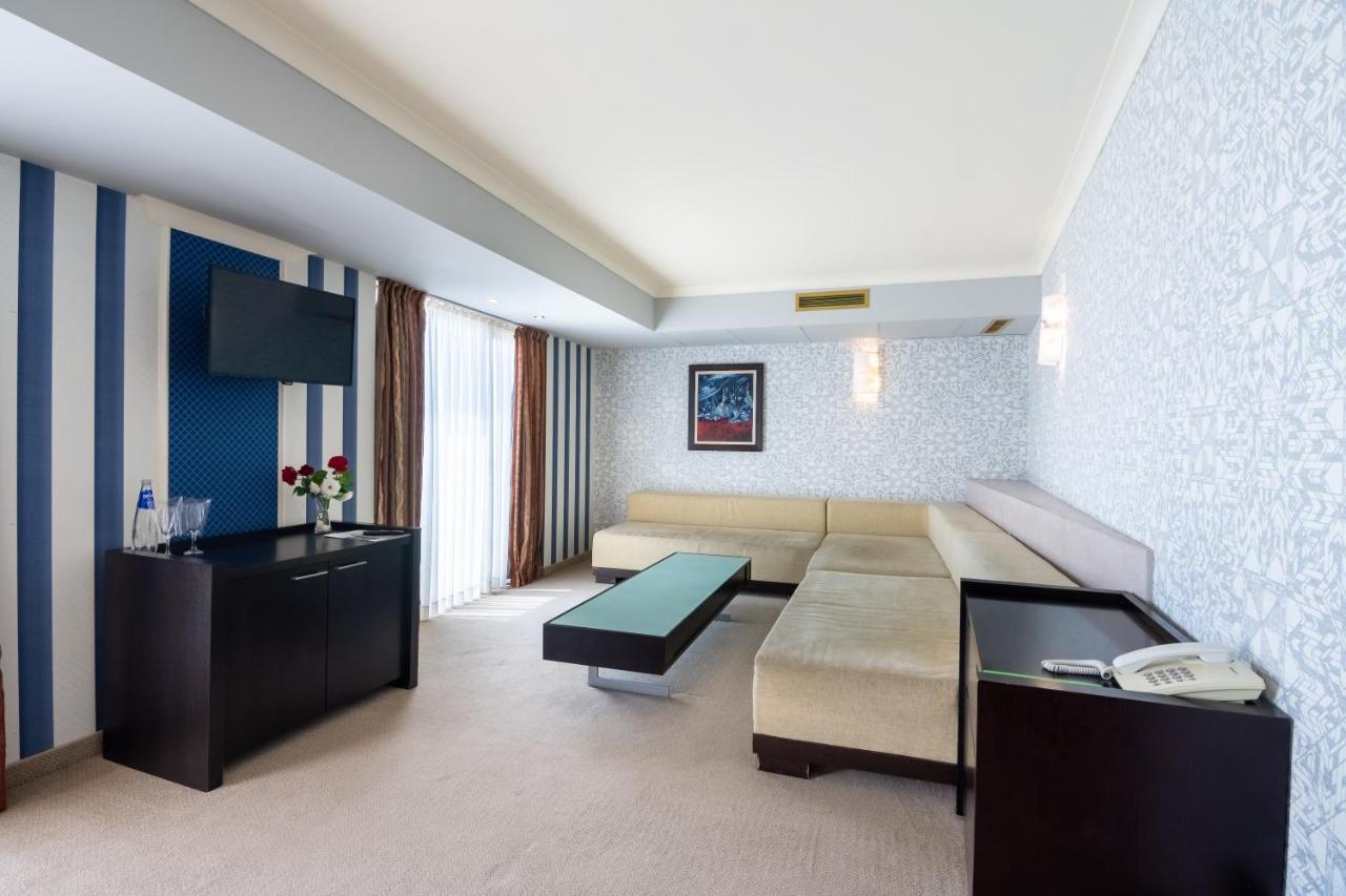 בלצ'יק Hotel Mistral מראה חיצוני תמונה