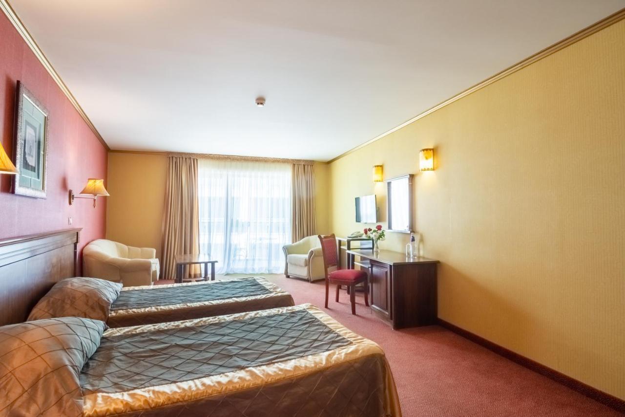 בלצ'יק Hotel Mistral מראה חיצוני תמונה