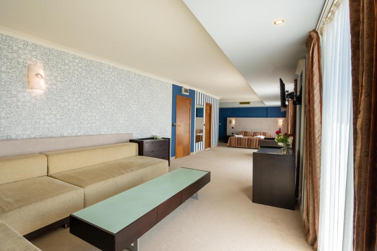 בלצ'יק Hotel Mistral מראה חיצוני תמונה