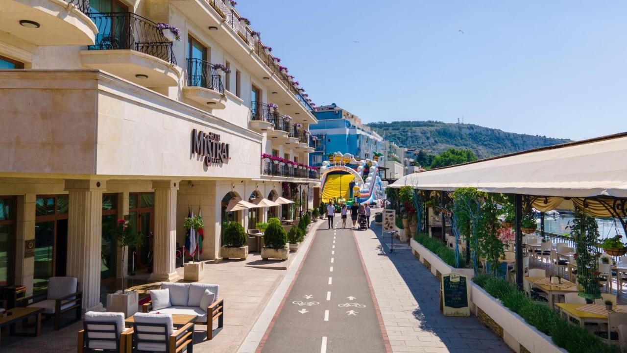 בלצ'יק Hotel Mistral מראה חיצוני תמונה