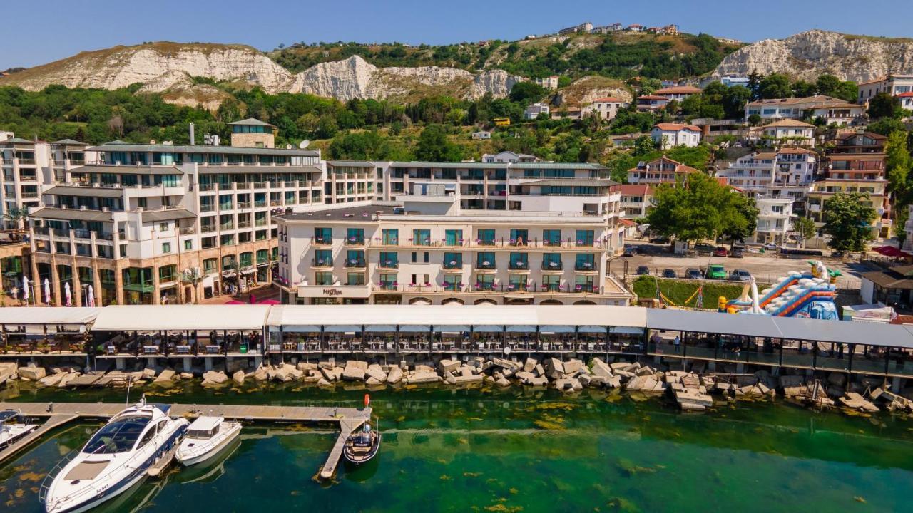 בלצ'יק Hotel Mistral מראה חיצוני תמונה